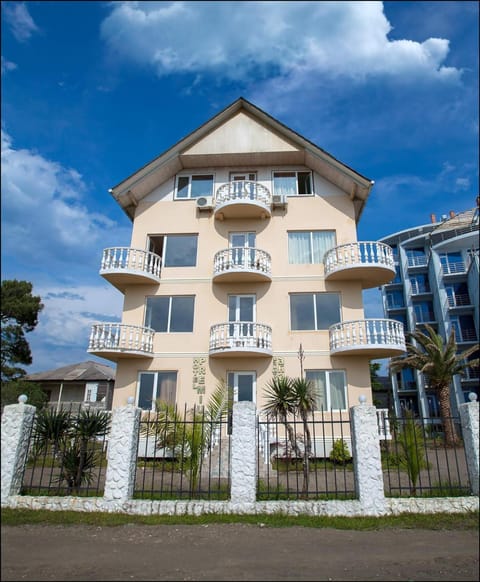 Property building, Facade/entrance
