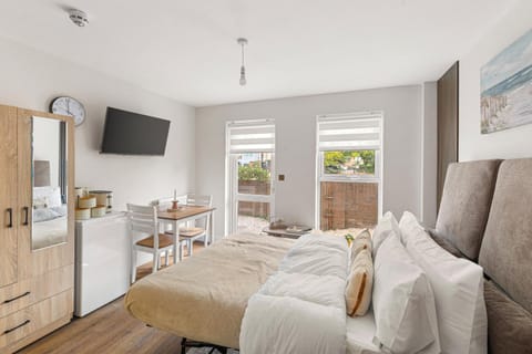 Bed, TV and multimedia, internet, wardrobe