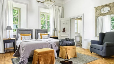 Bed, Photo of the whole room, Bedroom, Bath