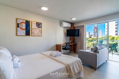 TV and multimedia, Balcony/Terrace, Living room, Bedroom, City view
