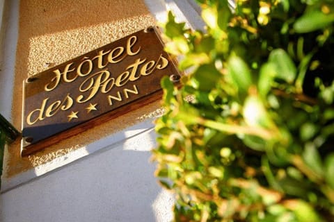 Facade/entrance, Decorative detail, Logo/Certificate/Sign