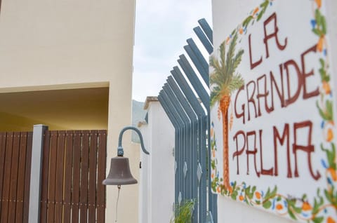 Facade/entrance, Street view
