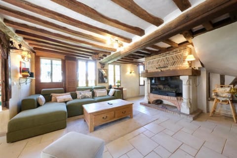 Living room, Seating area, flat iron