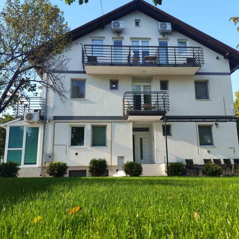 Property building, Garden, Garden view