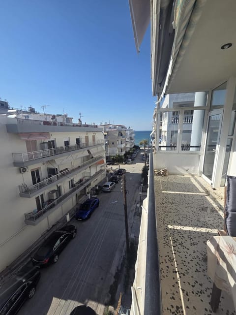 Property building, Day, View (from property/room), Balcony/Terrace, Balcony/Terrace, City view, Street view, Location