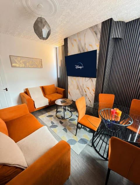 Communal lounge/ TV room, TV and multimedia