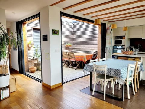 Patio, Dining area