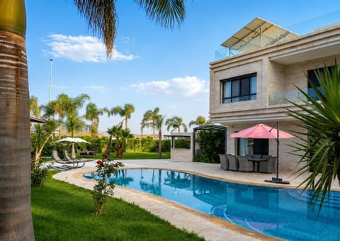 Property building, Garden, Garden view, Garden view, Swimming pool