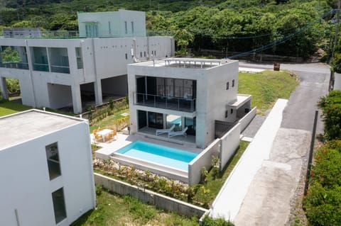 Property building, Day, Garden, Garden view, Pool view, Swimming pool, sunbed