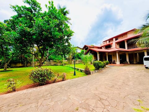 Property building, Natural landscape, Garden, Garden view