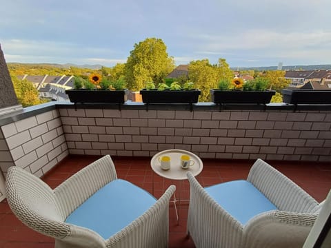 Property building, Balcony/Terrace, Living room