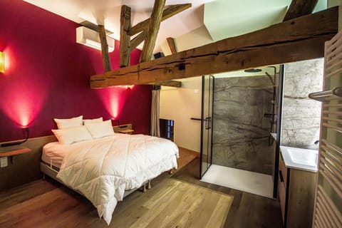 Property building, Living room, Bedroom