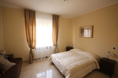 Day, Photo of the whole room