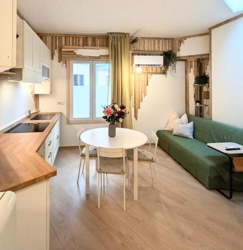 Kitchen or kitchenette, Living room, Dining area, stove