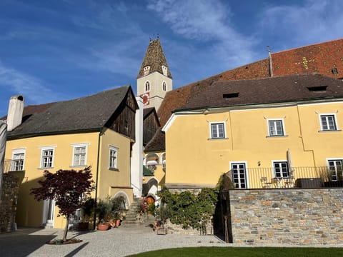 Property building, Day