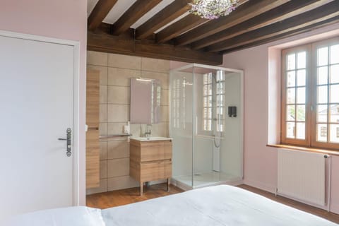 Bathroom, Living room