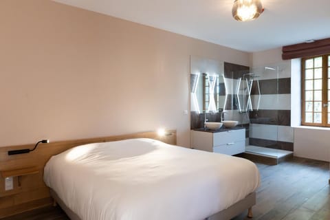 Living room, Bedroom
