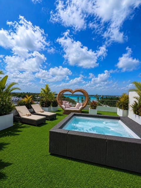 Swimming pool, Swimming pool, sunbed
