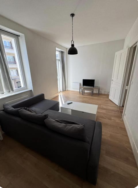 Communal lounge/ TV room, Living room, Seating area