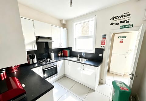 Kitchen or kitchenette, dishwasher, toaster