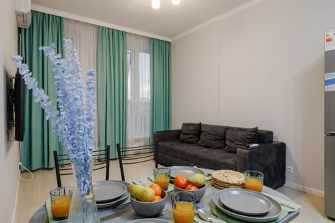 Living room, Seating area, Dining area