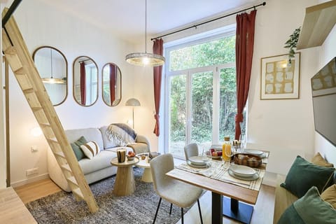 Living room, Seating area, Dining area