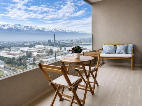View (from property/room), Balcony/Terrace, Mountain view