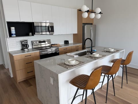 Coffee/tea facilities, Kitchen or kitchenette, Dining area, toaster