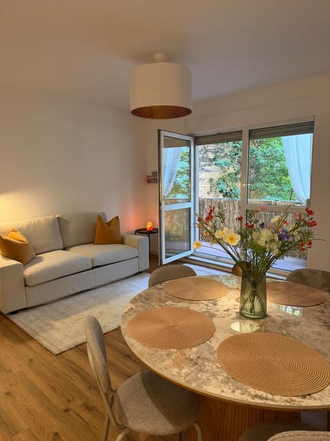 Living room, Seating area, Dining area