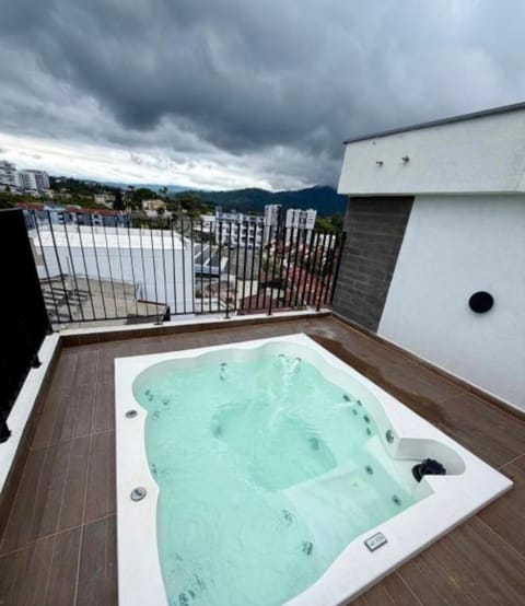 Hot Tub, Balcony/Terrace