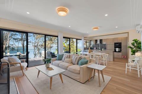 Patio, Kitchen or kitchenette, Seating area, Dining area