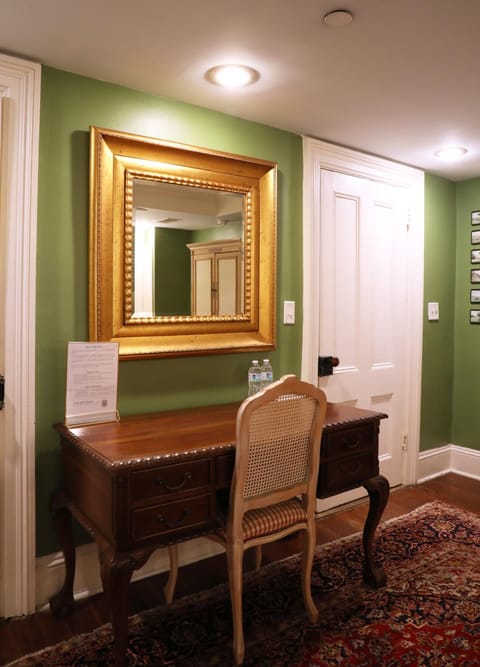 Justine Inn Savannah Bed and Breakfast in Savannah