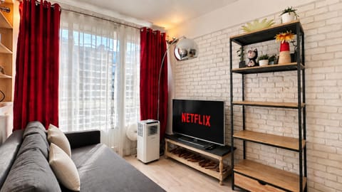 TV and multimedia, Living room, Seating area