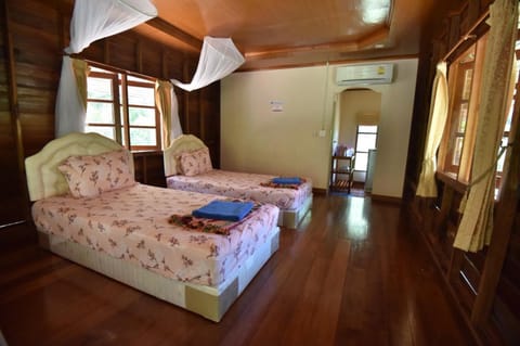 Namtok Bungalows Bed and Breakfast in Krabi Changwat