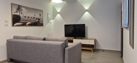 Living room, Seating area, Evening entertainment