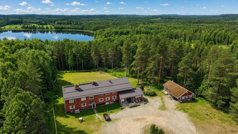 Property building, Nearby landmark, Natural landscape, Bird's eye view, Lake view