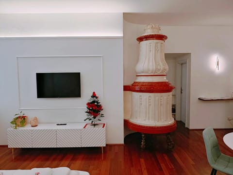 Atelier La Stube - Alpine Design Home Apartment in Bolzano