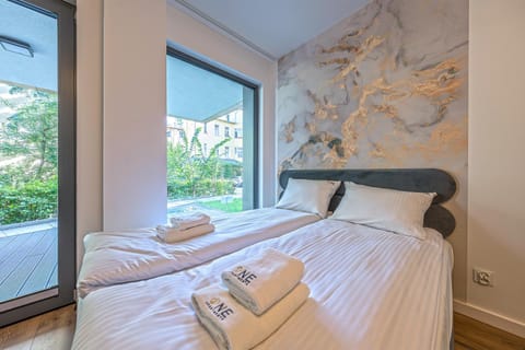 Bed, Photo of the whole room, towels