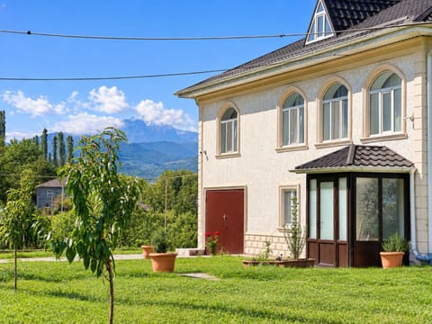 Property building, Spring, Day, Natural landscape, Garden, Garden view, Mountain view