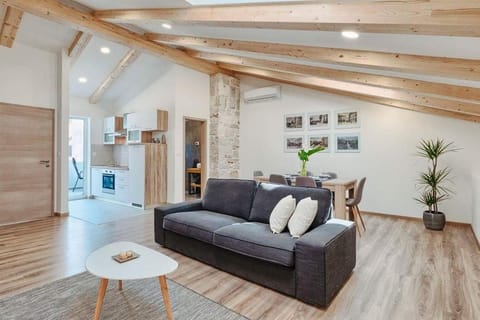 Living room, Dining area, kitchen
