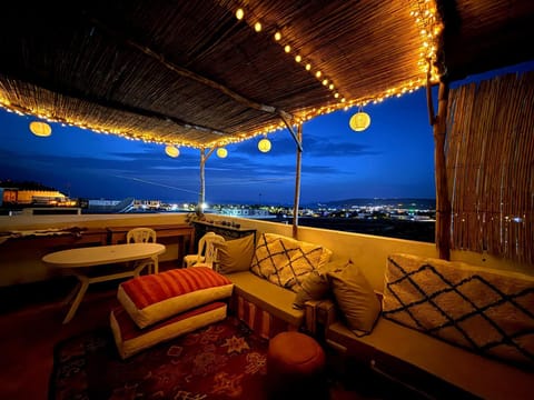 Night, Natural landscape, View (from property/room), Balcony/Terrace, Seating area, City view, Mountain view, Sea view