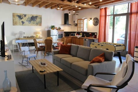 Kitchen or kitchenette, Living room, Dining area