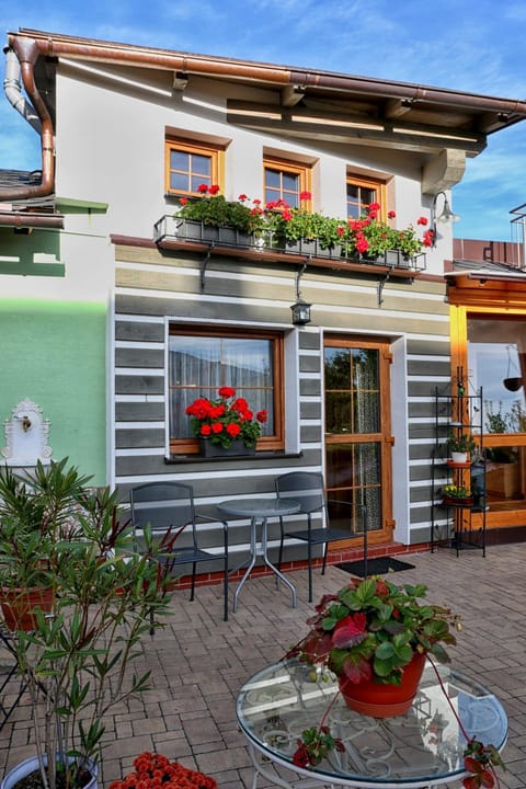 Property building, Facade/entrance