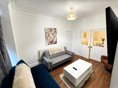 Communal lounge/ TV room, TV and multimedia