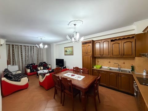 TV and multimedia, Kitchen or kitchenette, Living room, Seating area, Dining area, minibar, stove