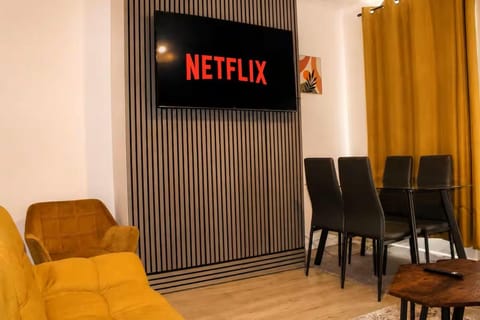 Communal lounge/ TV room, TV and multimedia, Dining area, heating, heating, internet, internet