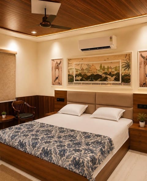 Bed, Photo of the whole room, Bedroom, air conditioner