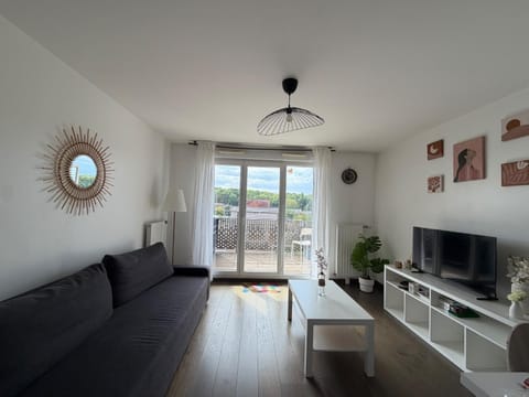 Communal lounge/ TV room, Living room