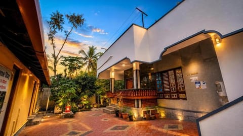 Property building, Day