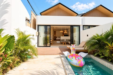 Property building, Garden, Garden view, Pool view, Swimming pool, sunbed